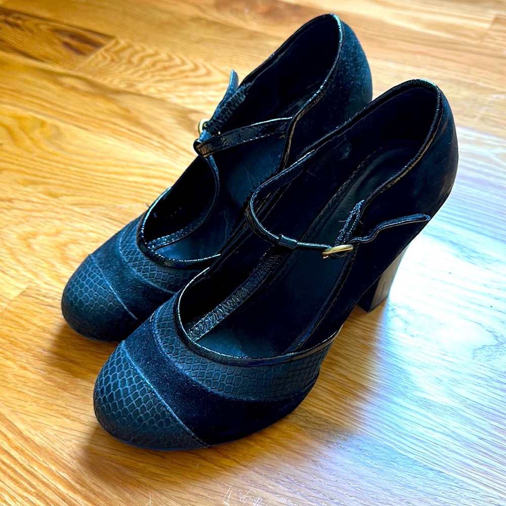 Fossil T-strap Mary Jane Black heel, size 9.5